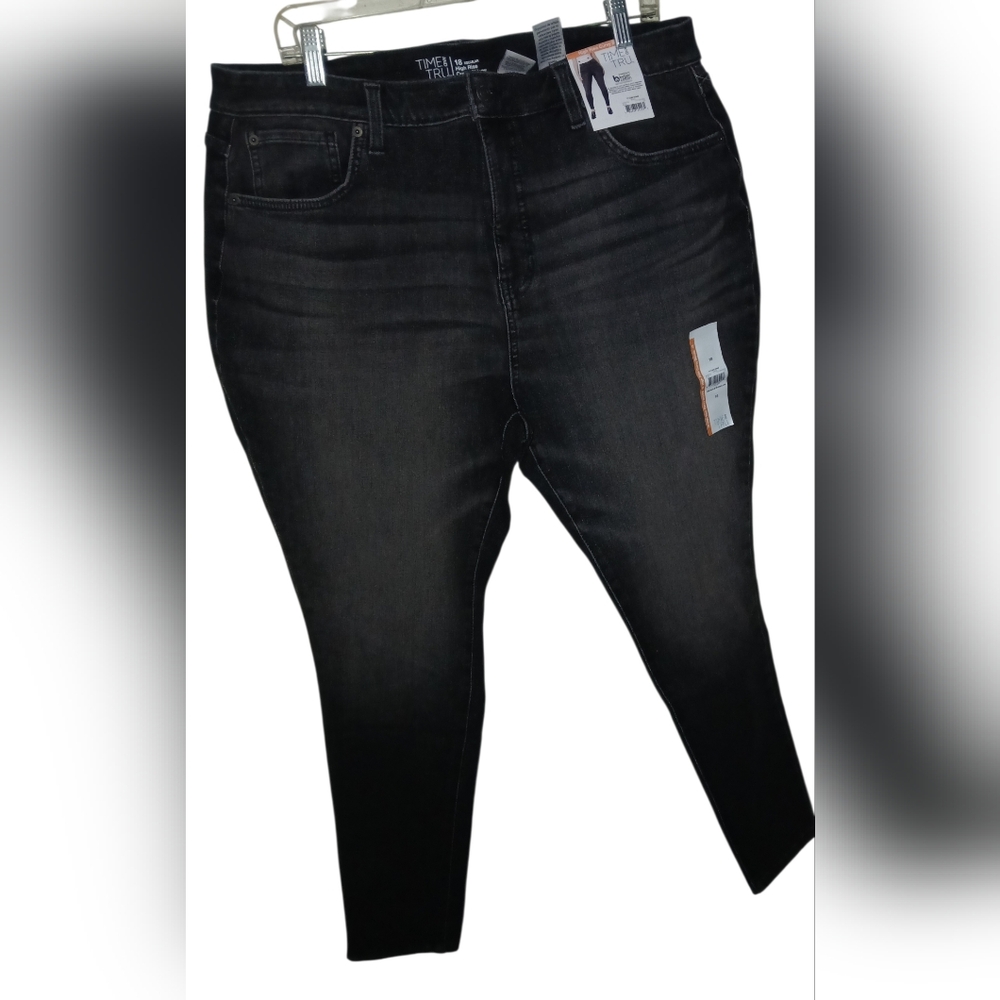 Time and Tru Women’s Black Skinny Jeans